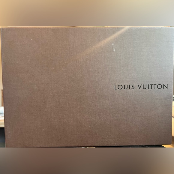 Red LV Pumps - Picture 7 of 7